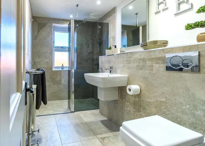 2 Bed In Oc-w322 Holiday home