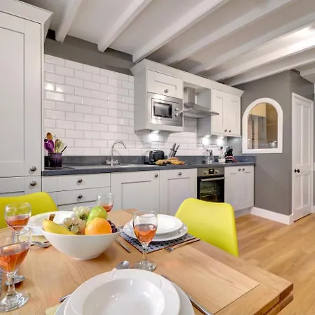 Harriet Hannahs Whitby