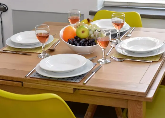 2 Bed In Oc-w322 Holiday home