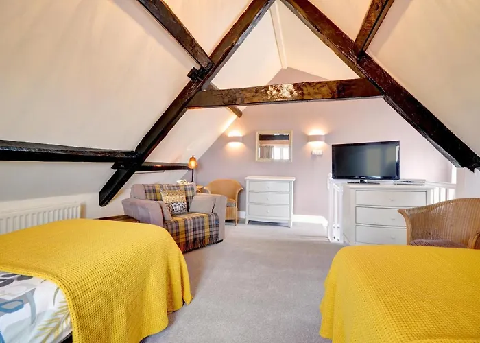 2 Bed In Oc-w322 Holiday home *