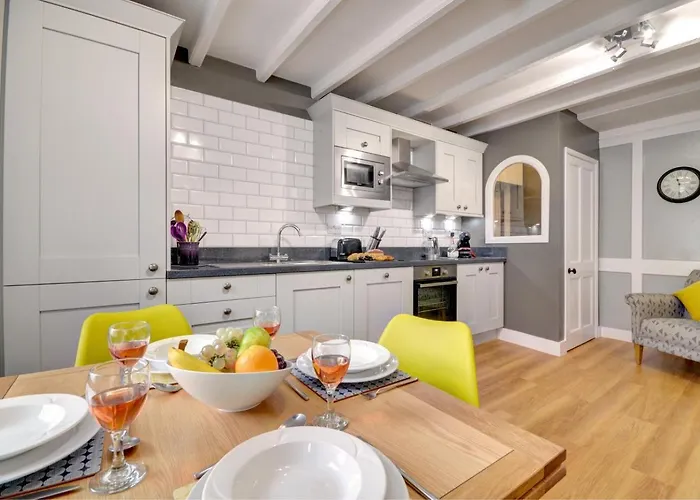 2 Bed In Oc-w322 Whitby